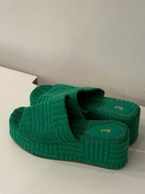 Green Textured Platform Slide Sandals US 11